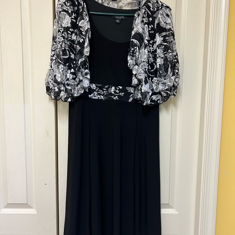 Perceptions Black and White Long Sleeveless Dress